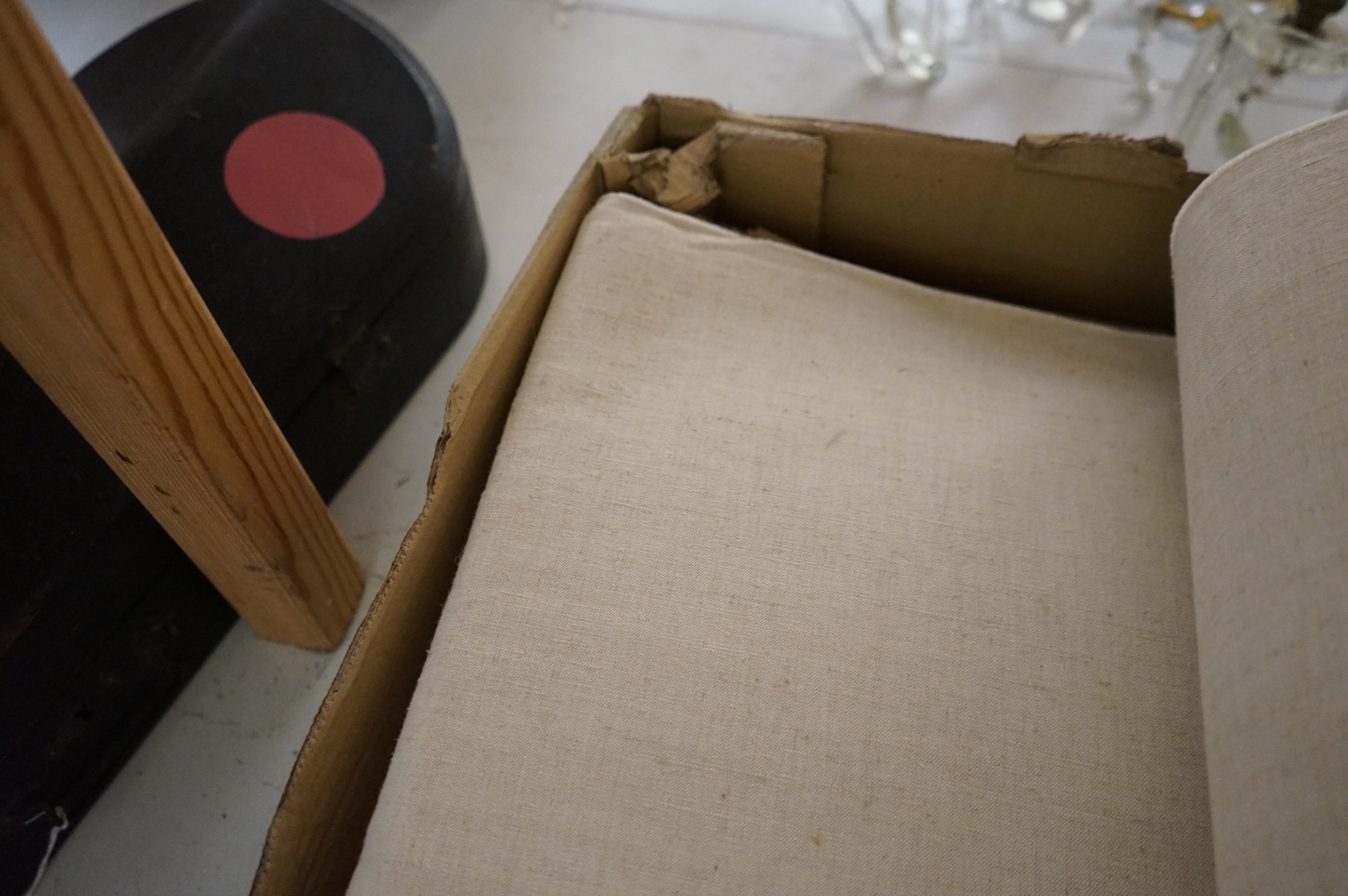 Six lengths of various French provincial coarse woven linen approx. 1.10 x 600cm